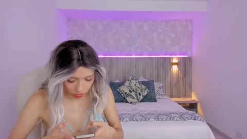 Snapshot of emilly_smith_1 chatting on March 8, 3:06 am Emily online show from March 8, 3:06 am