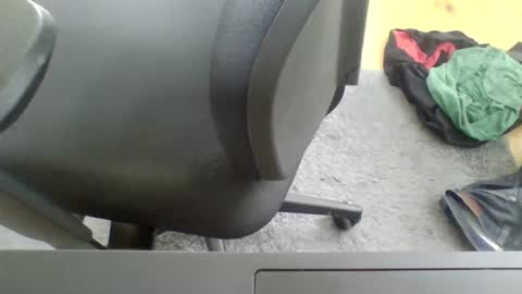 Snapshot of emilmirror chatting on March 12, 11:42 am emilmirror online show from March 12, 11:42 am