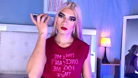 emily_castillo1_ online show from February 4, 8:35 pm