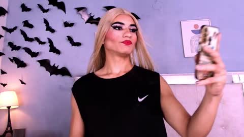 emily_castillo1_ online show from November 12, 4:26 am