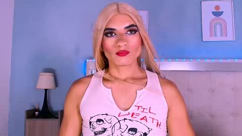 Snapshot of emily_castillo_1 chatting on September 23, 5:34 am emily_castillo_1 online show from September 23, 5:34 am