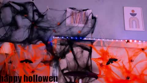 Snapshot of emily_castillo_1 chatting on October 11, 6:18 am emily_castillo_1 online show from October 11, 6:18 am