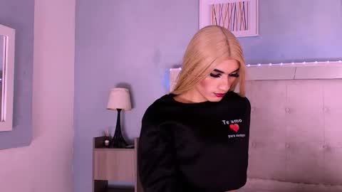 Snapshot of emily_castillo_1 chatting on September 27, 5:38 am emily_castillo_1 online show from September 27, 5:38 am