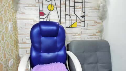 emily_cortes23_aws online show from January 11, 1:16 am