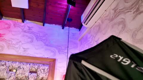 emily_dempsey online show from April 1, 7:11 pm