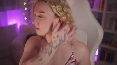 Em -  online show from January 12, 9:40 pm