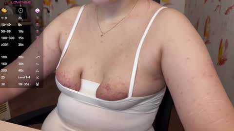 Snapshot of emily_is_here chatting on January 5, 6:35 am Emily online show from January 5, 6:35 am