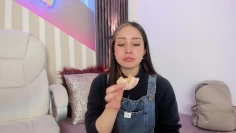Snapshot of emily_layton chatting on September 30, 2:49 pm Emily online show from September 30, 2:49 pm