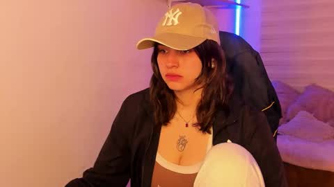 emily_lindey online show from October 25, 4:24 am