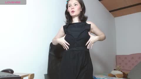 Snapshot of emily_littesweet chatting on December 29, 10:03 pm Emily littesweets online show from December 29, 10:03 pm