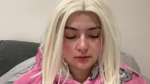 emily_morning_dew online show from January 14, 5:37 am