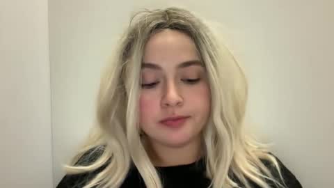 Snapshot of emily_morning_dew chatting on October 8, 4:35 pm emily_morning_dew online show from October 8, 4:35 pm