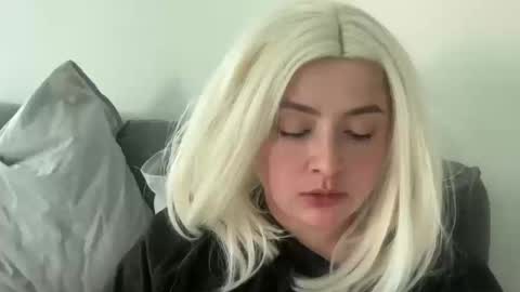 emily_morning_dew online show from March 13, 3:26 pm