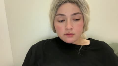 Snapshot of emily_morning_dew chatting on October 15, 5:14 pm emily_morning_dew online show from October 15, 5:14 pm