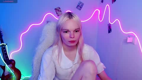 Lia online show from November 5, 1:02 pm