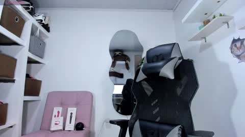 emily_palmeer online show from September 27, 11:08 am