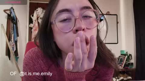 emily_pearl_ online show from July 17, 9:39 pm