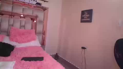 Snapshot of emily_poarch chatting on September 10, 12:44 am emily online show from September 10, 12:44 am