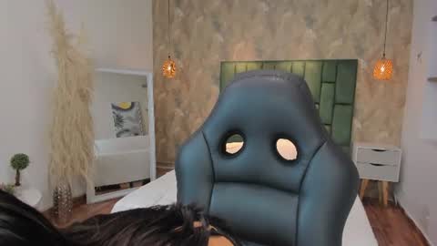 Emily online show from June 11, 12:32 am