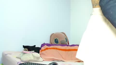 Snapshot of emily_rousxxx chatting on September 27, 11:46 pm Emily IGEmmily Baussa online show from September 27, 11:46 pm