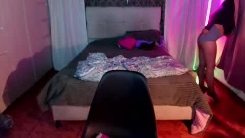 Emily  Swan online show from May 14, 1:48 am