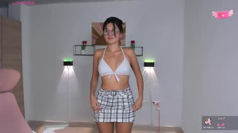 Emi online show from November 10, 9:39 pm