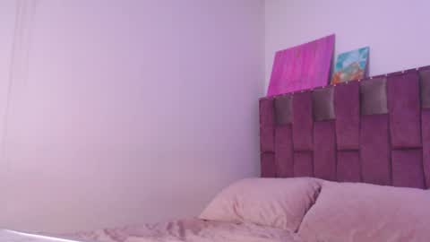 emily_w2 online show from September 13, 4:26 am