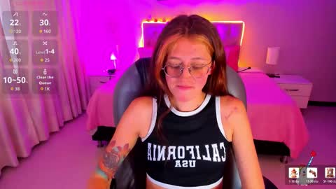 emily_warren__ online show from January 8, 8:47 pm
