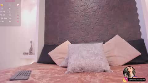 emilyallen_1 online show from November 29, 5:04 am