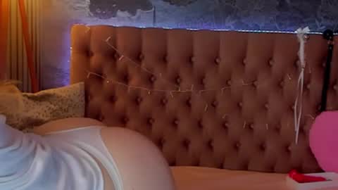 Baby Emelli online show from December 17, 8:21 am