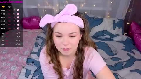 artist Emily online show from November 8, 7:06 pm