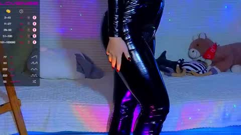 artist Emily online show from February 1, 9:40 pm