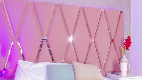 Emily online show from June 4, 10:49 pm