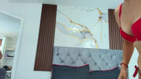 emilycarter1_ online show from May 13, 4:05 pm