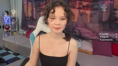 Snapshot of emilychaves chatting on October 1, 7:02 pm Emilyhaves online show from October 1, 7:02 pm