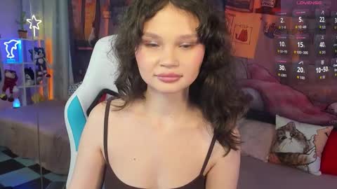 Emilyhaves online show from December 3, 6:03 am