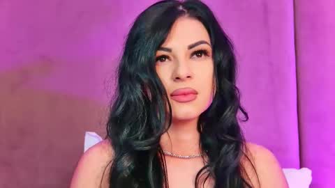 Snapshot of emilycolle_ chatting on March 10, 8:06 am Emily online show from March 10, 8:06 am