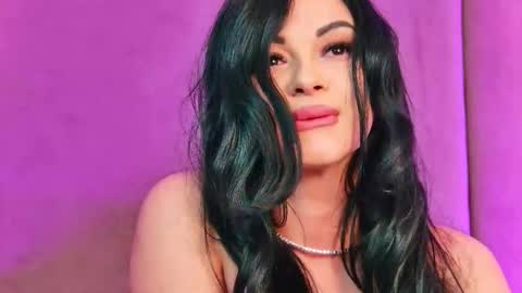 Snapshot of emilycolle_ chatting on March 10, 11:12 am Emily online show from March 10, 11:12 am