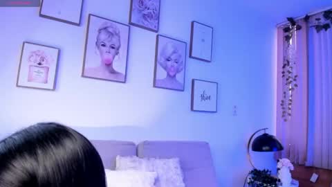 Emily online show from May 31, 1:21 pm