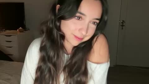 emilyfawn online show from November 11, 4:25 am