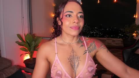 Snapshot of emilyfitness8 chatting on December 15, 7:13 am emily online show from December 15, 7:13 am
