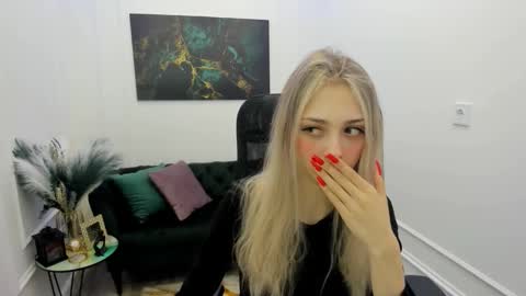 Emily online show from February 24, 8:01 pm