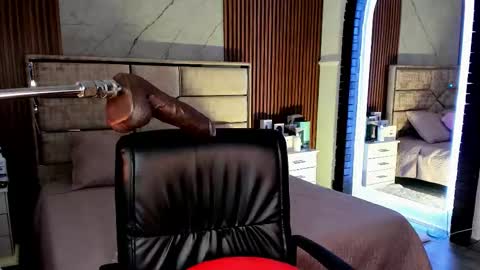 Snapshot of emilyhendrix_ chatting on October 9, 9:42 pm Emily Hendrix online show from October 9, 9:42 pm