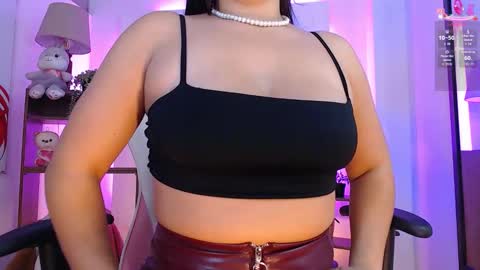 Snapshot of emilyjewell1 chatting on October 14, 11:46 am Emily online show from October 14, 11:46 am