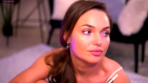 Emily online show from December 15, 10:55 am