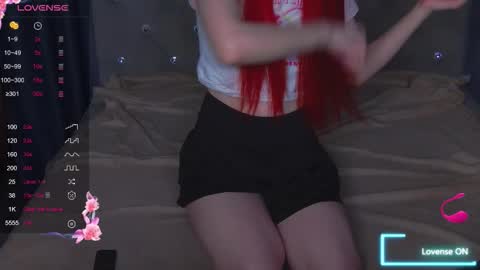 Snapshot of emilykents chatting on September 29, 1:48 am EmilyKents online show from September 29, 1:48 am