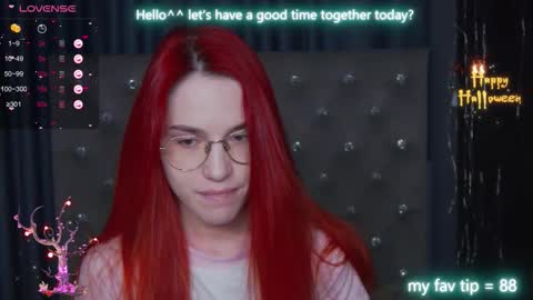 Snapshot of emilykents chatting on October 18, 2:27 am EmilyKents online show from October 18, 2:27 am