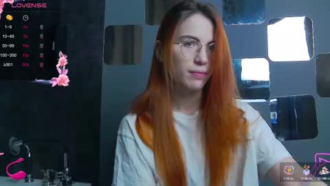 Snapshot of emilykents chatting on February 13, 1:40 am EmilyKents online show from February 13, 1:40 am