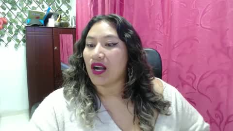 Emily Cortez online show from February 19, 2:01 am