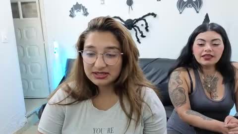 Snapshot of emilyriskhot chatting on October 18, 10:36 pm emily friends online show from October 18, 10:36 pm
